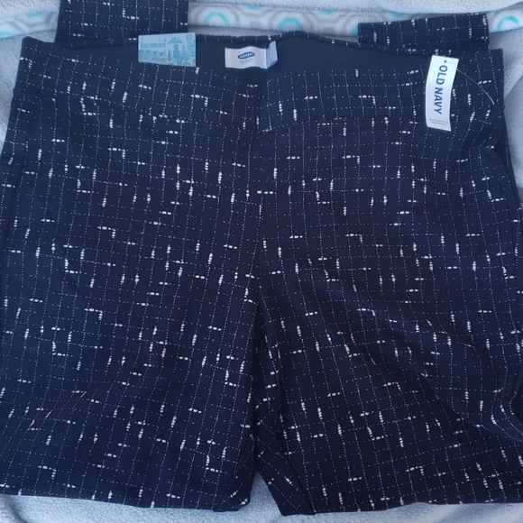 Old Navy Pants - NWT Womens Old Navy Leggings